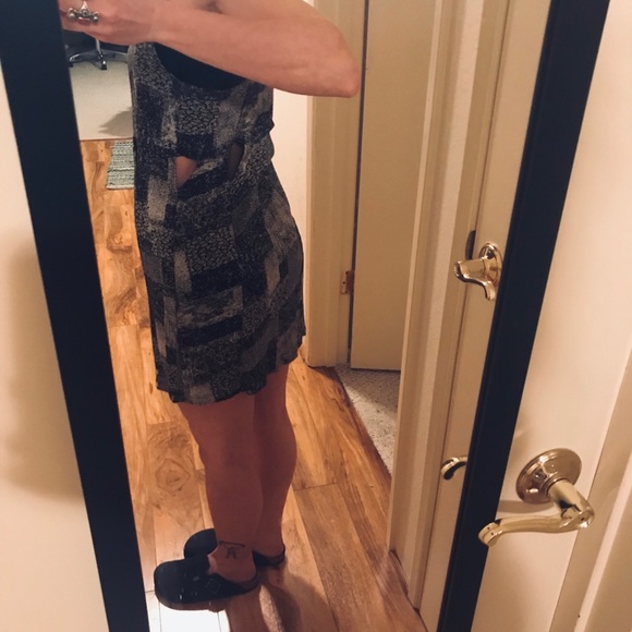 RVCA Summer Dress with Cut Outs (XS) - Picture 4 of 8